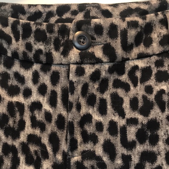 Cabi black/gray/cream leopard straight leg rayon blend pants - Picture 6 of 12